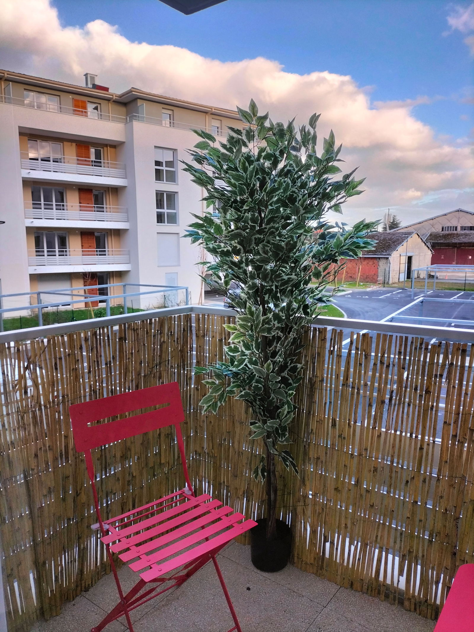 Kolokation Mantes-la-Ville 254602