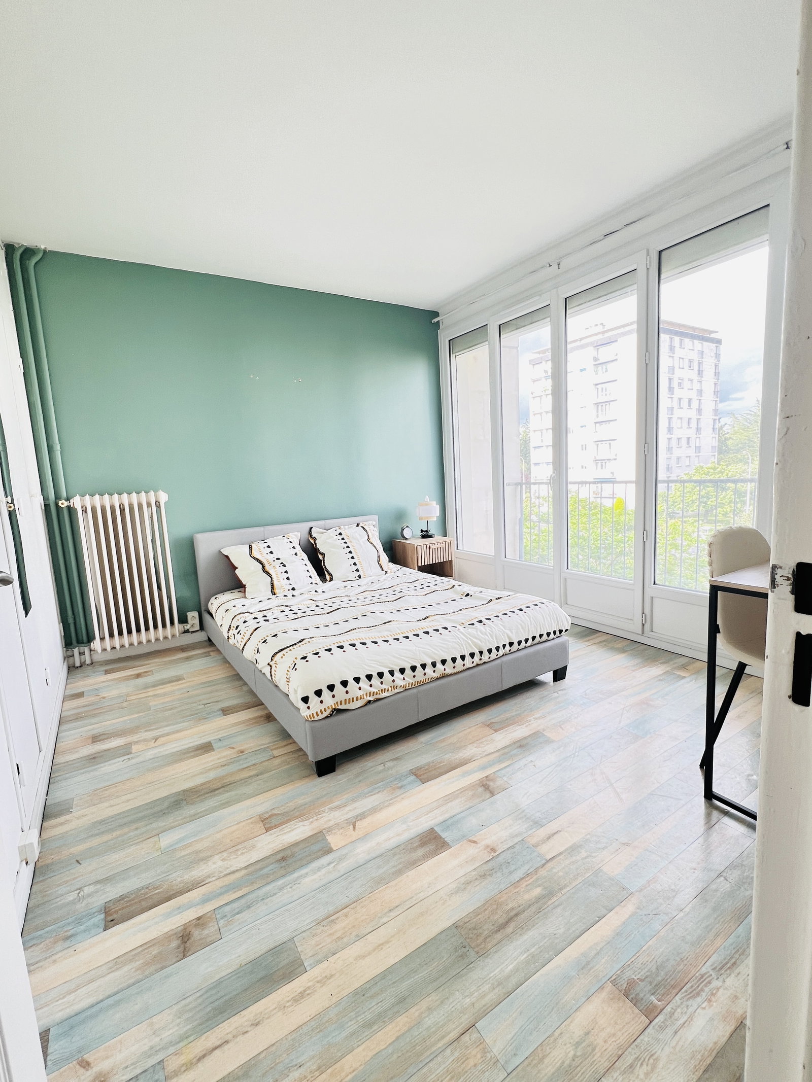 Colocation Tours 587917