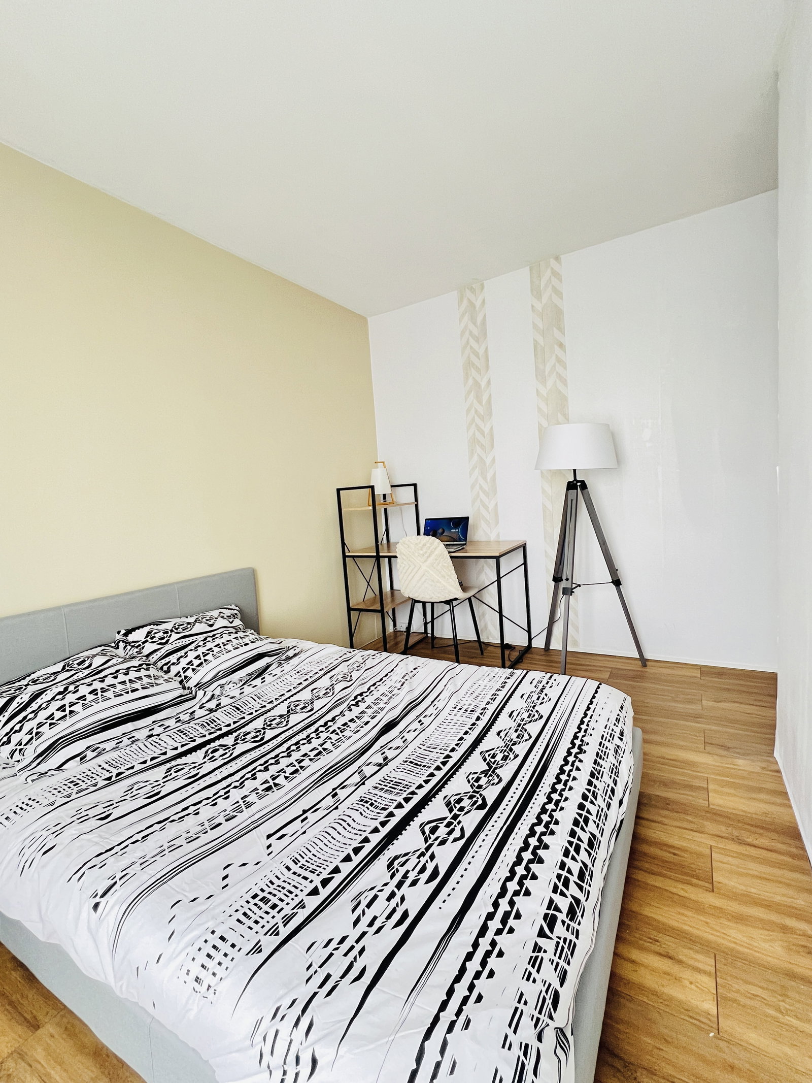 Colocation Tours 587917