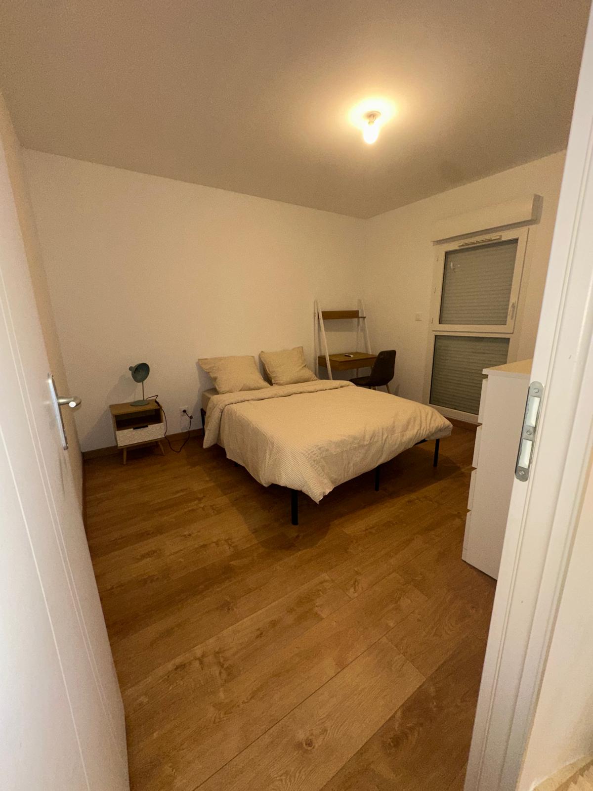 Homestay Sainte-Geneviève-des-Bois 669151