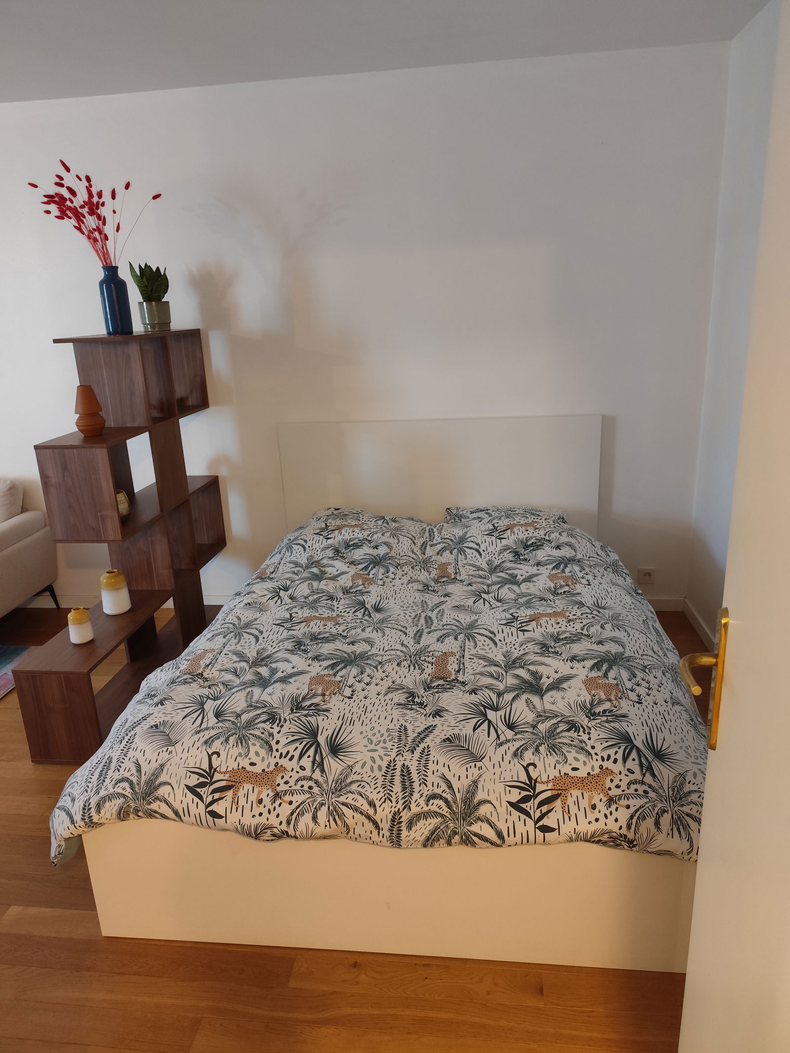 Onafhankelijke Studio Suresnes 438125