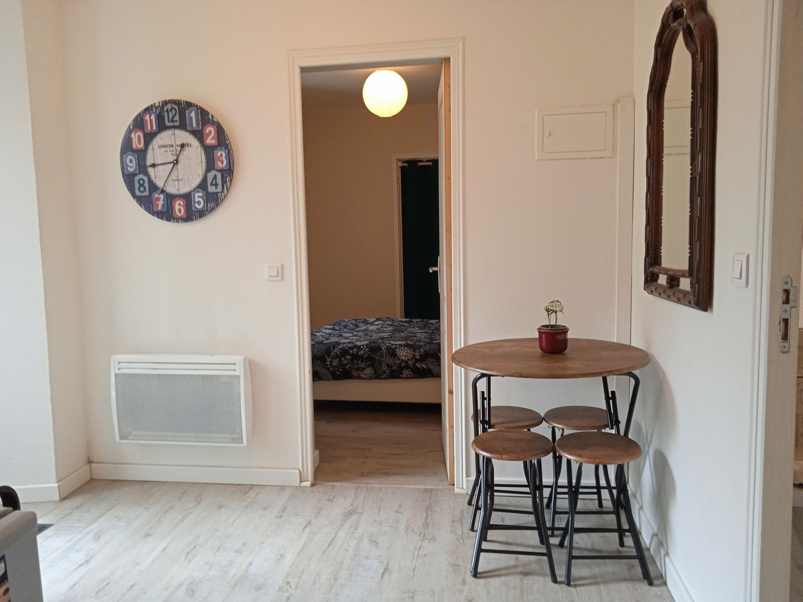 Ganz Haus Firmi 250810