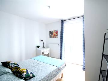 Roomlala | Geräumiges Und Helles Zimmer – 12 M² – CL28