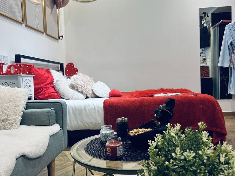 Entire Home Bondy 587000-3