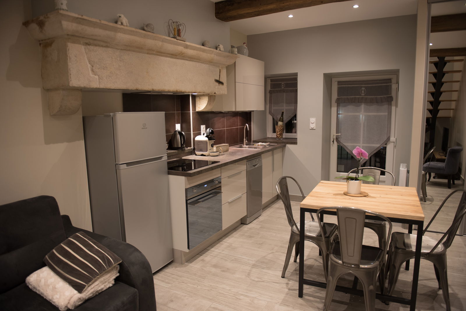 Onofhängeg Studio Meursault 142669