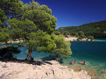 Entire Home Esparron-De-Verdon 233465-9