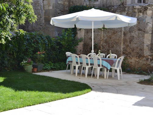 Habitaciones De Huéspedes Nérac 83435-4