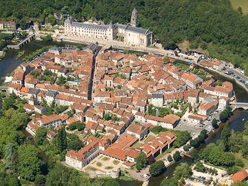 Logement Entier Cantillac 74451-7