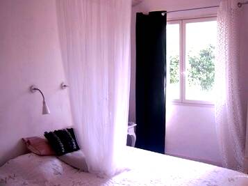 Room For Rent Castillon-Du-Gard 45344-1