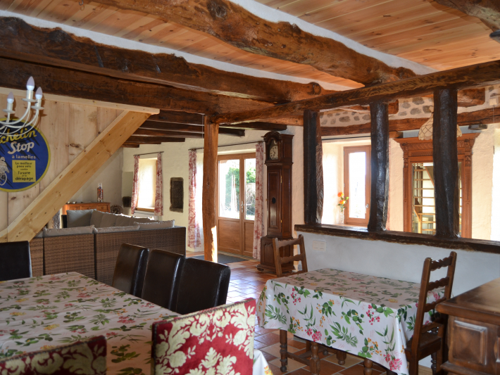 Entire Home Tauves 148313-3