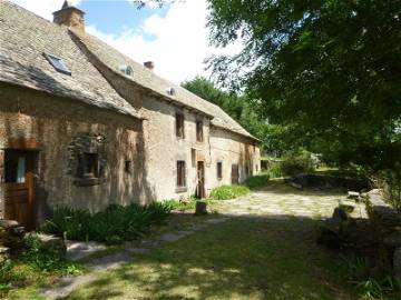 Roomlala | Gîte De Groupe À Louer À Anzat (Puy-De-Dôme)