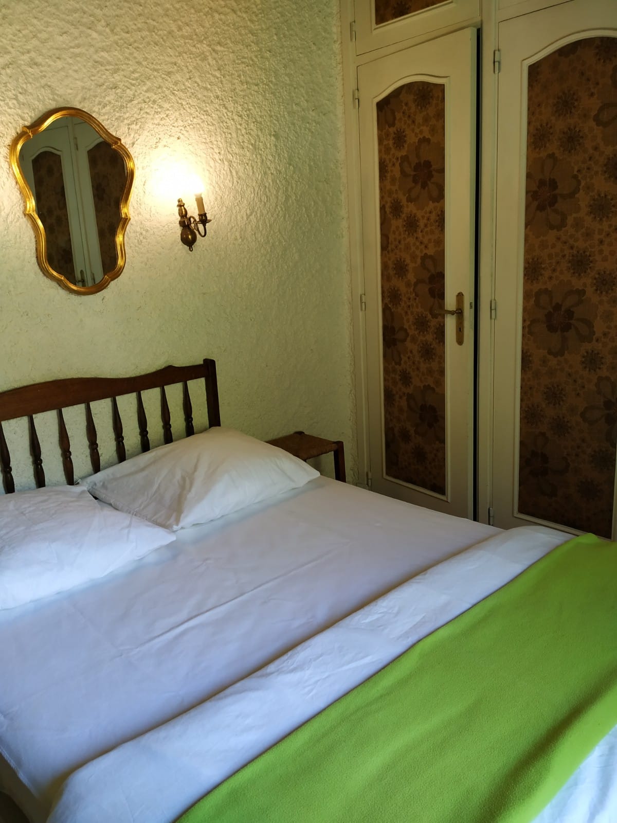 Entire Home Escoutoux 96980