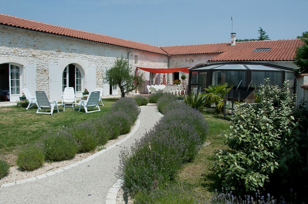 Independent Studio Retaud 89739