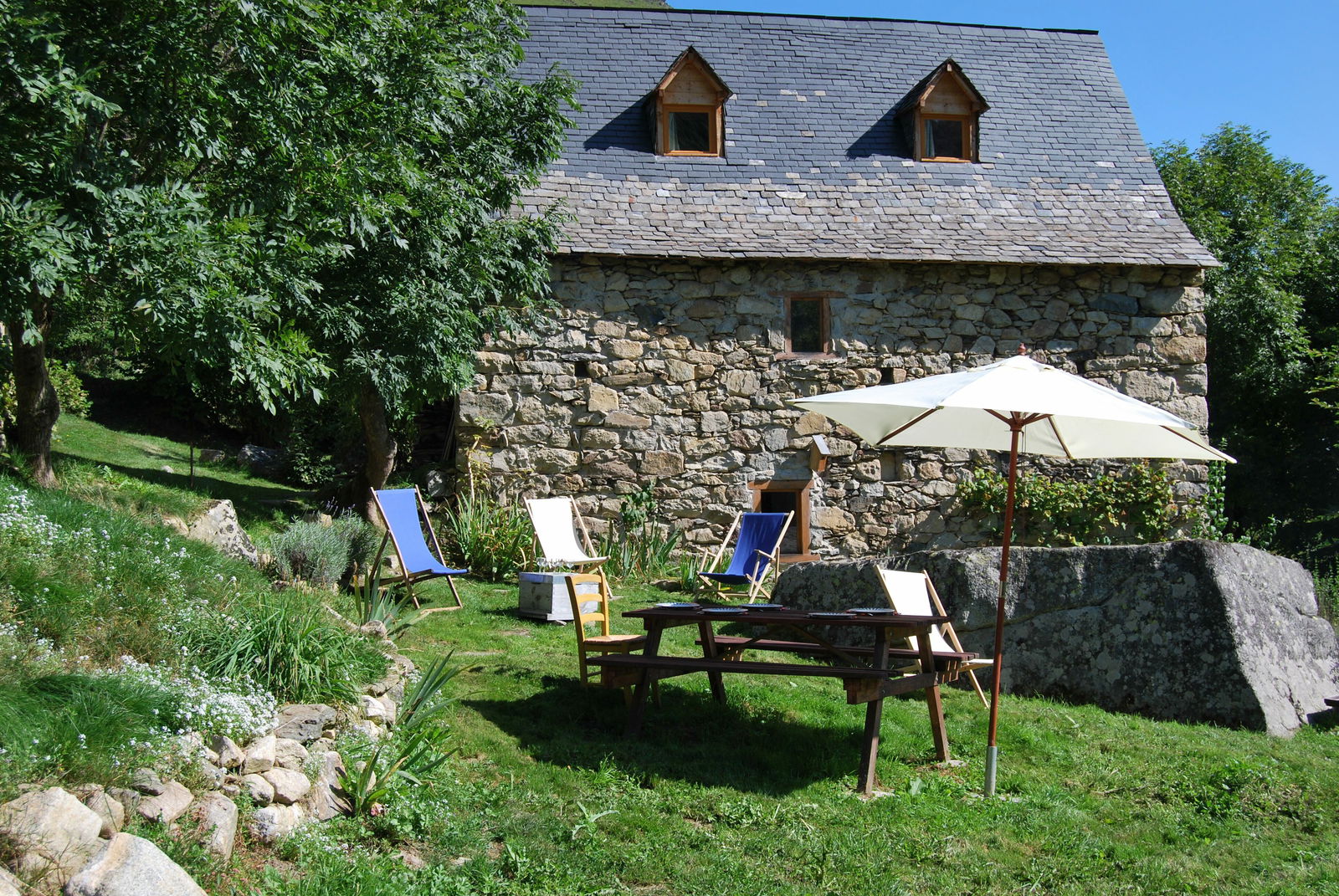 Onofhängeg Studio Estaing 97145