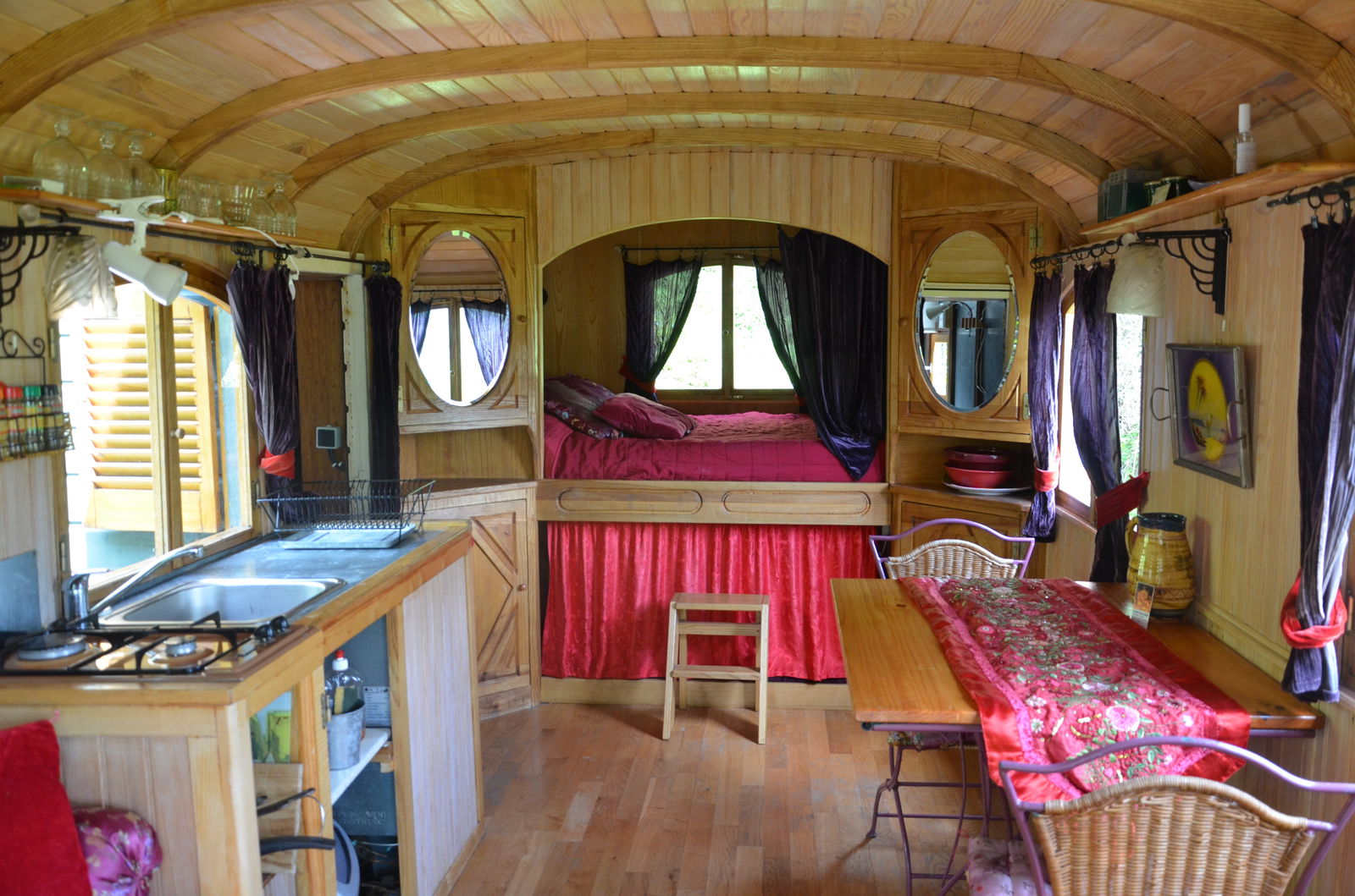 Onafhankelijke Studio Roche-Saint-Secret-Béconne 197905