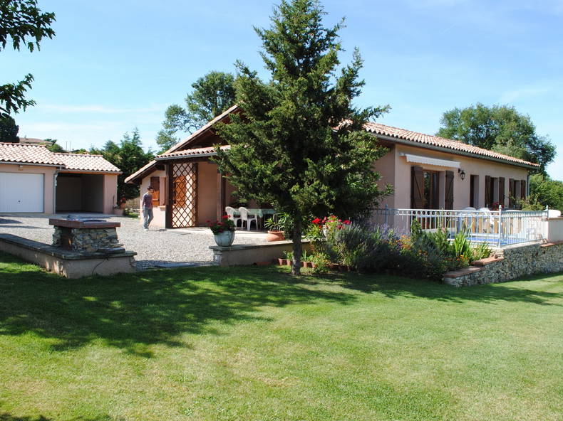 Entire Home Auzas 97020-2