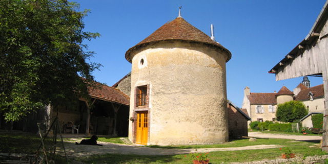 Oberoende Studio Fouchères 57024