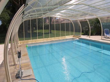 Roomlala | Gîte on the Provence side with indoor swimming pool