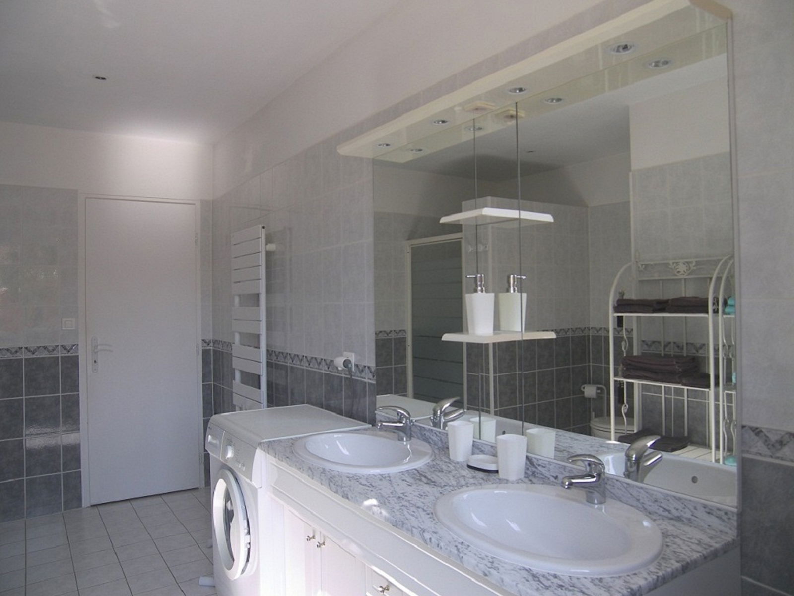 Independent Studio Saint-Just 128455
