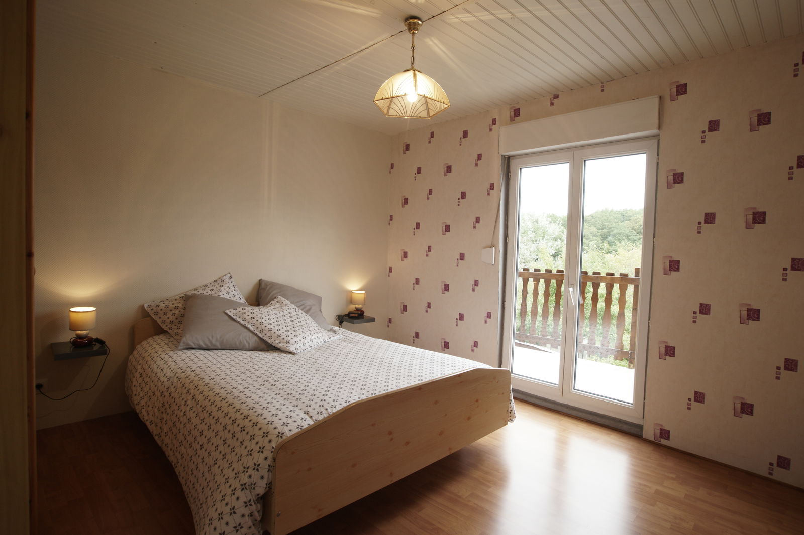 Onofhängeg Studio Esboz-Brest 127572