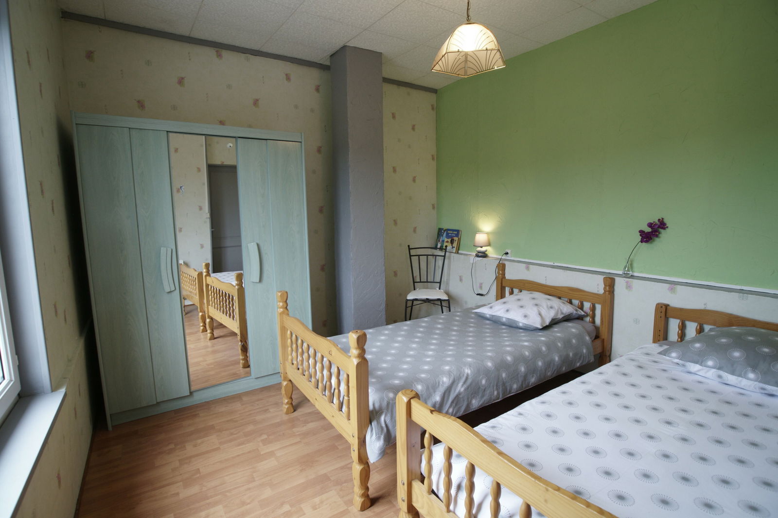 Onofhängeg Studio Esboz-Brest 127572