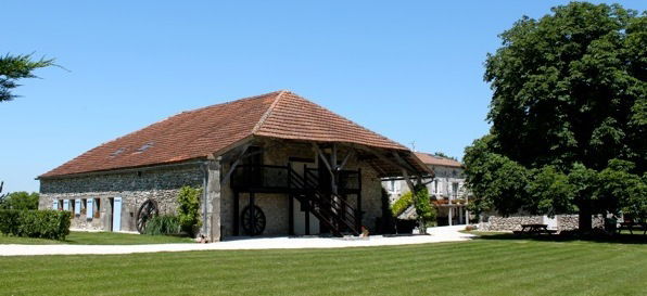 Tutta La Casa Saint-Matré 64355