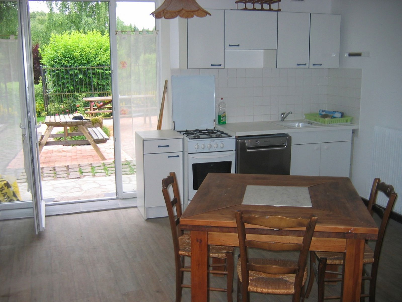 Onofhängeg Studio Avèze 64095