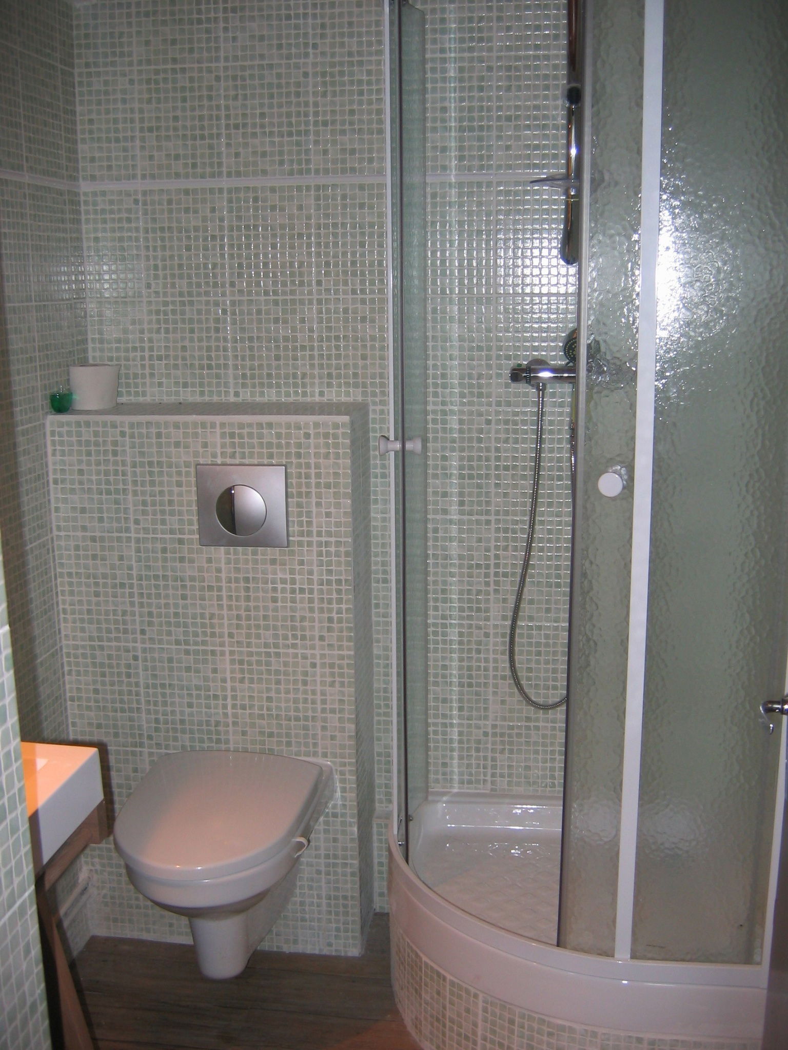 Onofhängeg Studio Avèze 64095