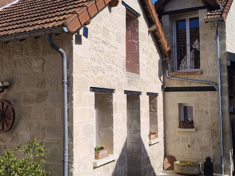 Entire Home Crouy 661460-2