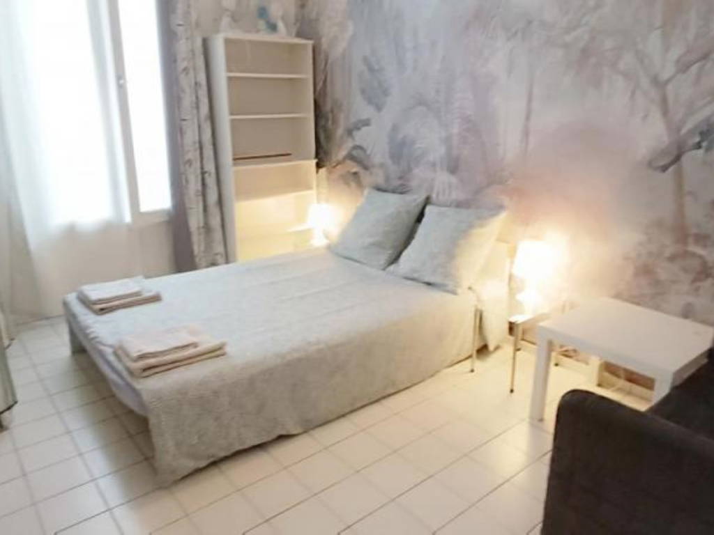 Kolokation Clichy 182297-1