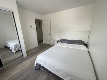 Entire home for rent in Longueuil - photo 3 : Bedroom-3