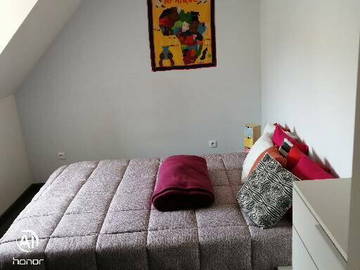 Roomlala | Grande Camera Da Letto In Una Casa Recente A Etampes