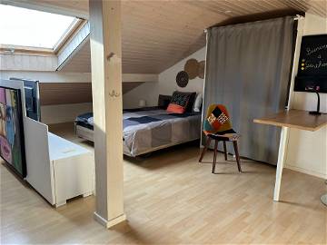 Roomlala | Grande Chambre à 15mn De Genève