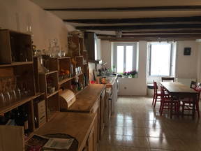 Grande  Chambre  Calme 45 M² Avec SDB Privée & Coin Cuisine