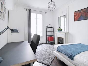 Roomlala | Grande Chambre Chaleureuse – 16m² - PA7