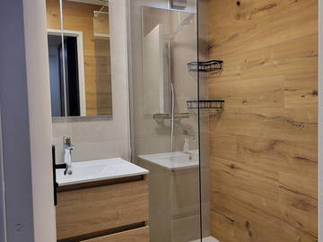 Chambre chez l'habitant à louer à Choisy-Le-Roi - photo 8 : salle de bain-8