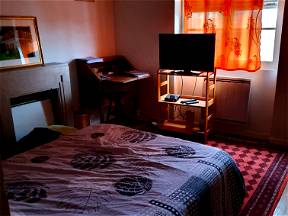 Large Room In T2 For Women Or Naturist Couples