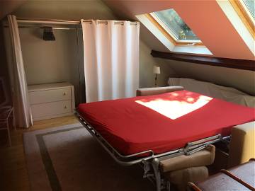 Roomlala | Grande Chambre Et Bureau (33m2) – Großes, Helles Zimmer Mit Schreibtisch