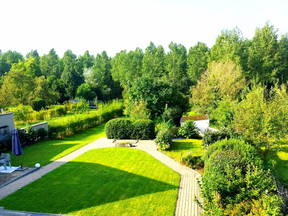 Large attic room in the green.