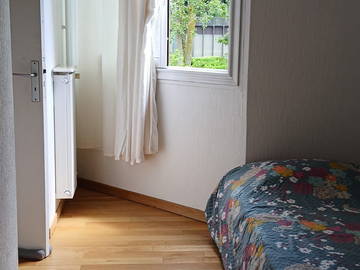 Roomlala | GRANDE CHAMBRE MEUBLÉ chez habitante. 40 minutes Paris RERA