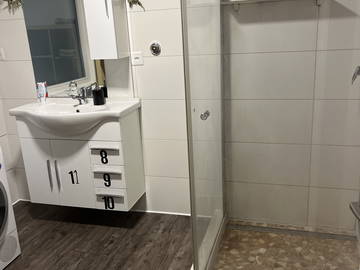 Coliving zur Miete in La Neuveville - Foto 8 : Badezimmer-8