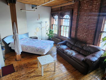 Roomlala | Grande loft ensolarado no coração da Velha Montreal