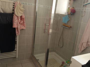 Habitación en casa del anfitrión en alquiler en Ventenac-Cabardès - foto 5: Cuarto de baño-5