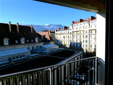Roomlala | Grenoble Center Air-Conditioned Apartment