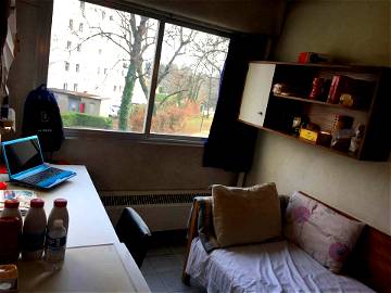 Roomlala | Grenoble:Cheap Private Room(T) Available