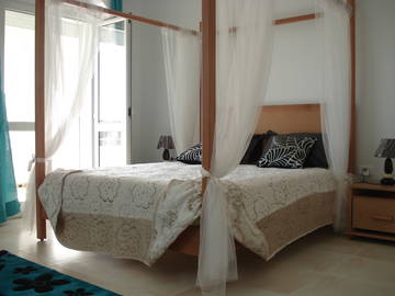 Roomlala | Groot en licht appartement, loggia's met uitzicht op zee