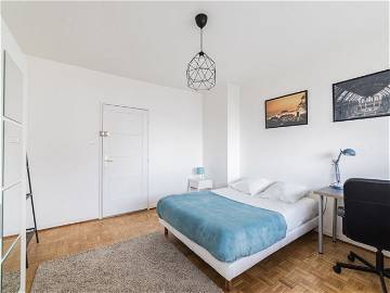 Roomlala | Großes, Helles Zimmer – 16 M² – ST53