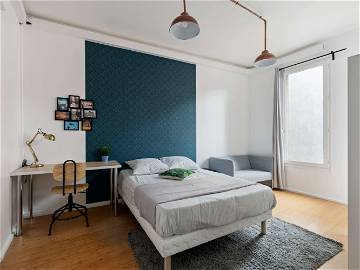 Roomlala | Großes Helles Zimmer – 17m² – IV04