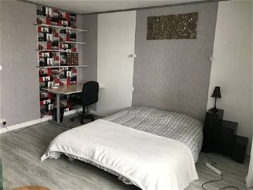 Roomlala | Großes helles Zimmer 19m2