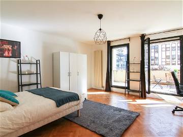 Roomlala | Großes, Helles Zimmer – 23 M² – RU27